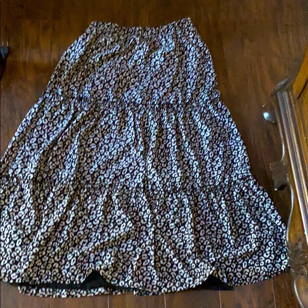 Black and white printed skirt